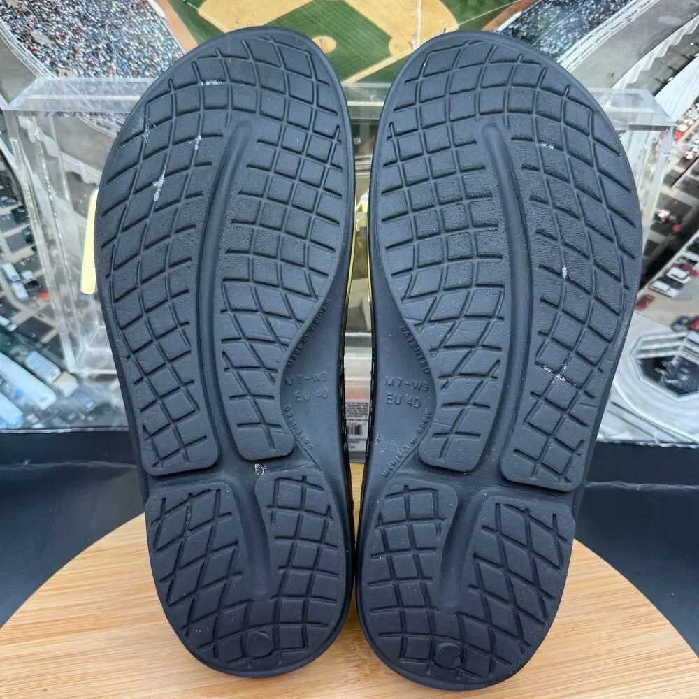 N/A oofos sandals